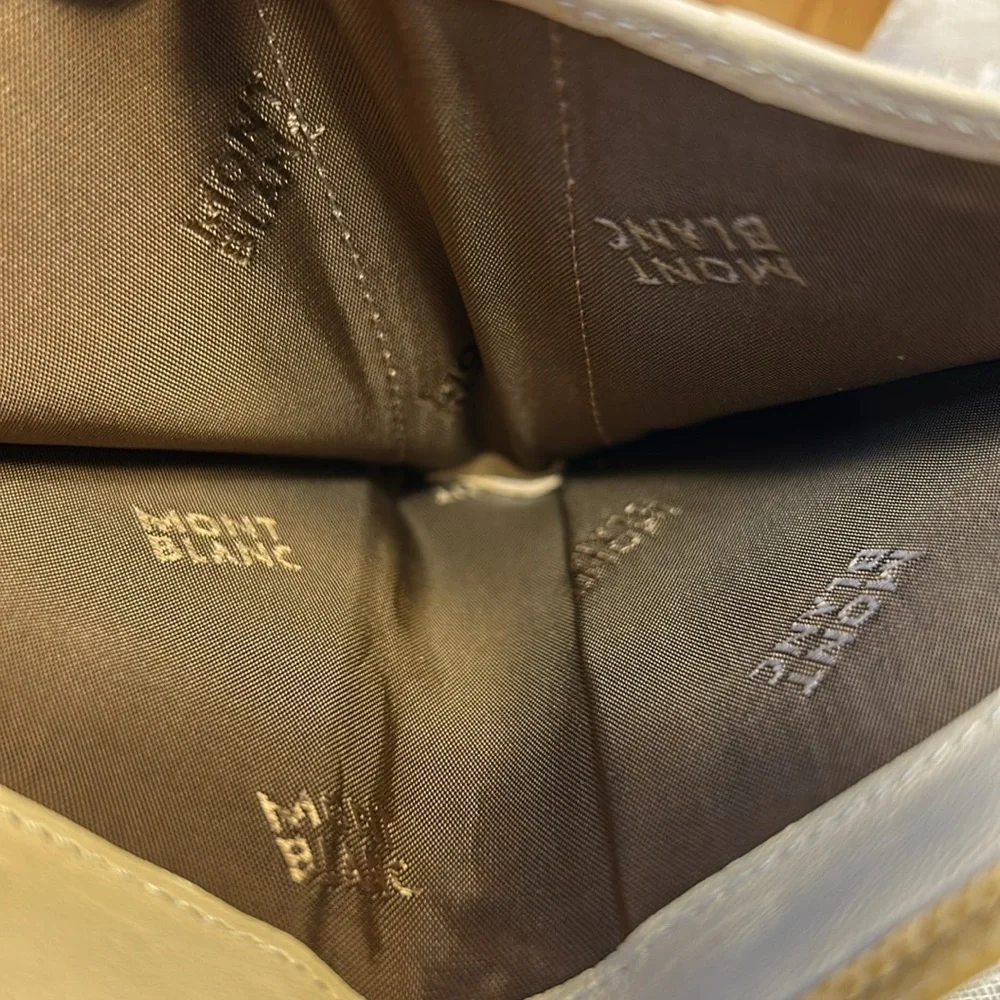 NWT MontBlanc glove leather with dust bag and box (damaged)